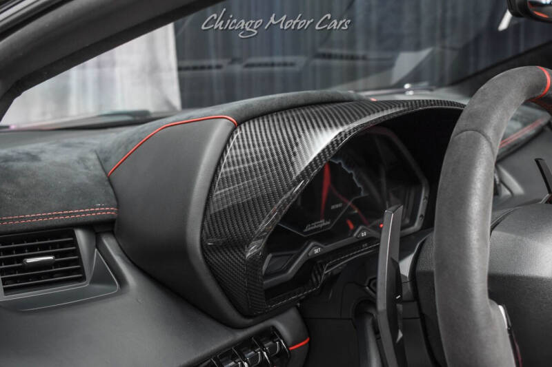 2016 Lamborghini Aventador LP 750-4 SV