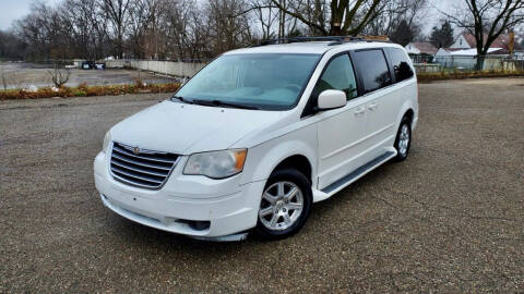 2008 Chrysler Town and Country for sale at Stark Auto Mall in Massillon OH
