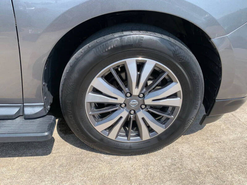 2020 Nissan Pathfinder SL