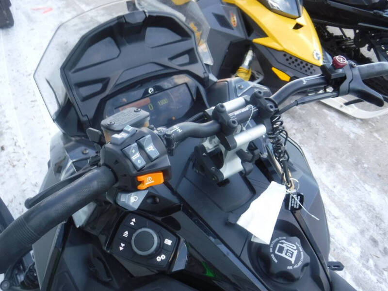 2021 Ski-Doo Renegade® X-RS® Rota