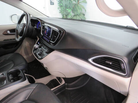 2018 Chrysler Pacifica Touring L Plus