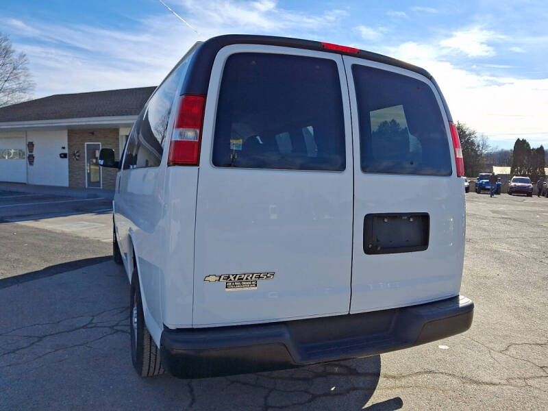 2017 Chevrolet Express LS 2500
