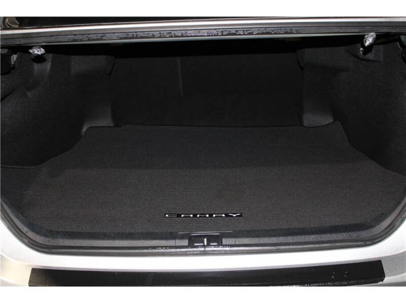 2022 Toyota Camry Hybrid SE Nightshade