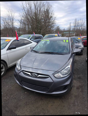 2013 Hyundai Accent SE