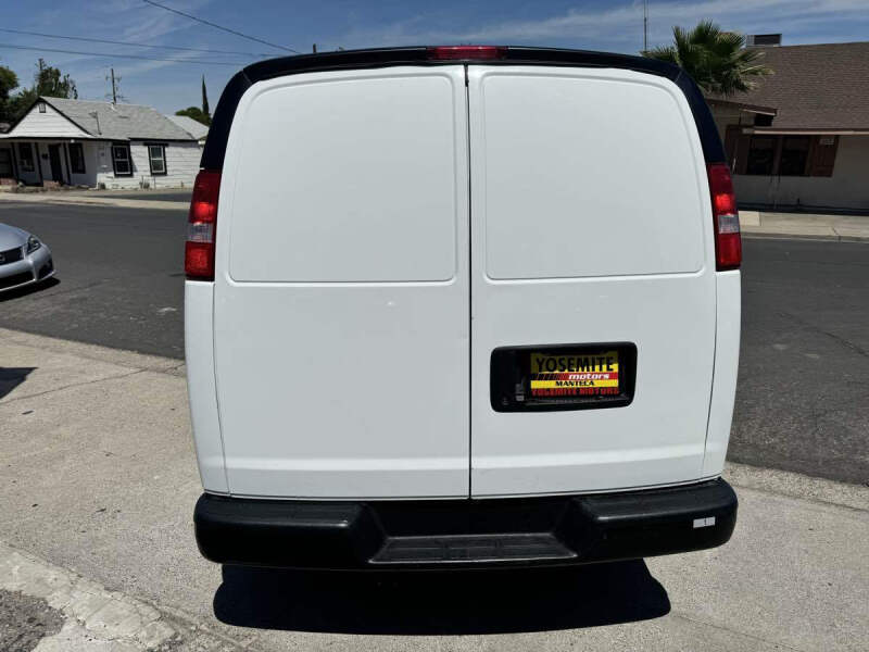 2022 Chevrolet Express 3500