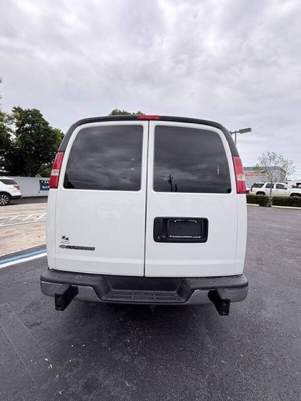2021 Chevrolet Express 2500