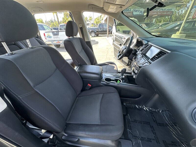 2020 Nissan Pathfinder S