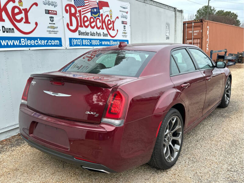 2018 Chrysler 300 S