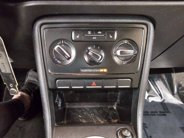 2015 Volkswagen Beetle 1.8T Classic PZEV