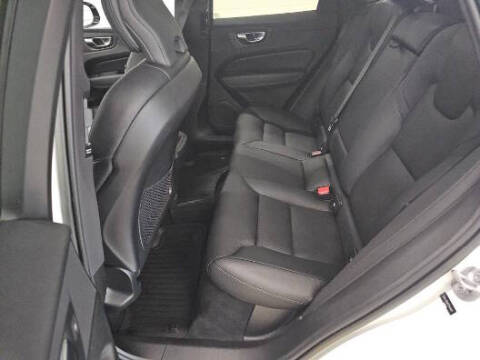 2023 Volvo XC60 B5 Plus Dark Theme