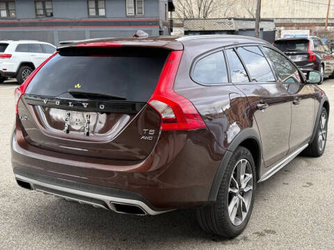 2018 Volvo V60 Cross Country T5 Premier