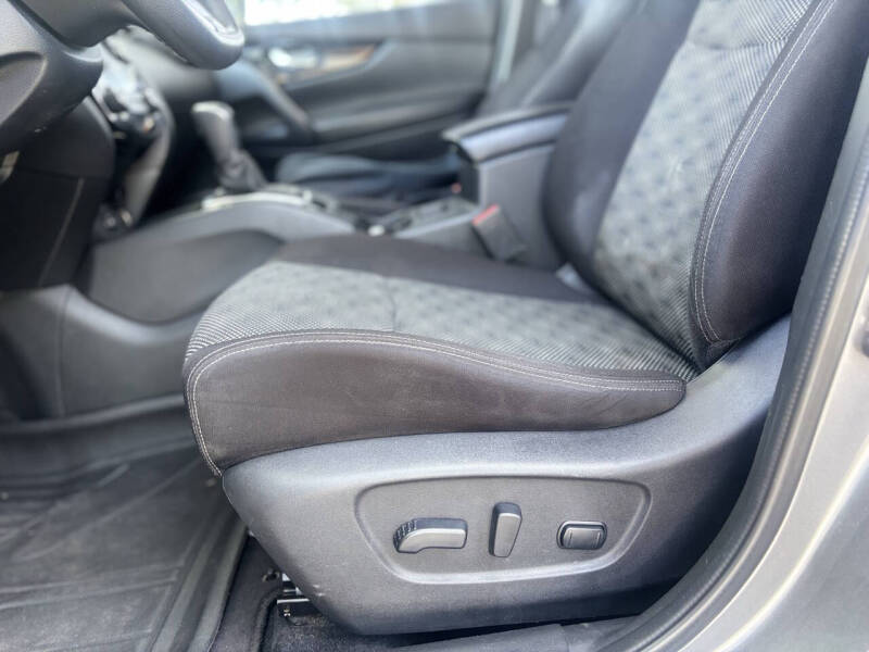 2020 Nissan Rogue Sport SV