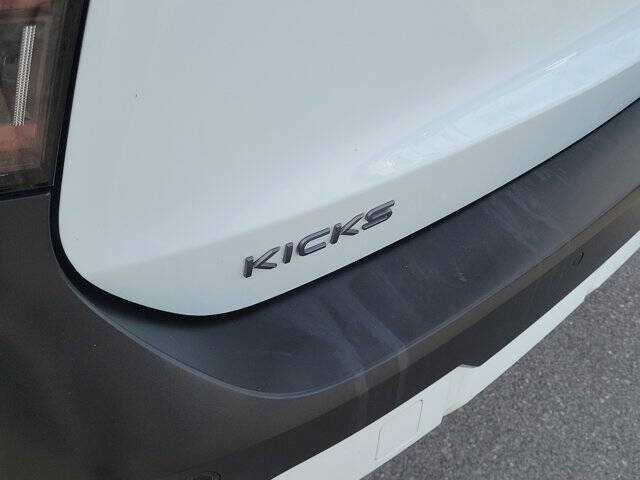 2025 Nissan Kicks SV