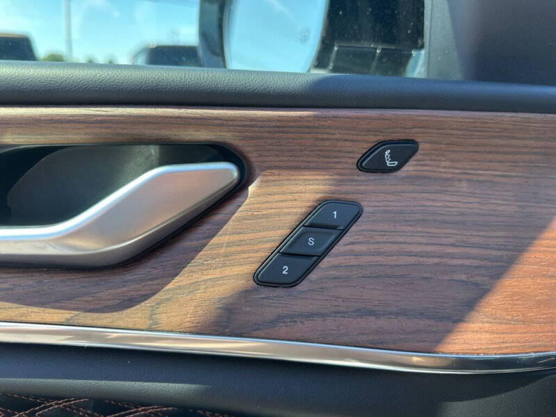 2022 Jeep Grand Cherokee Summit