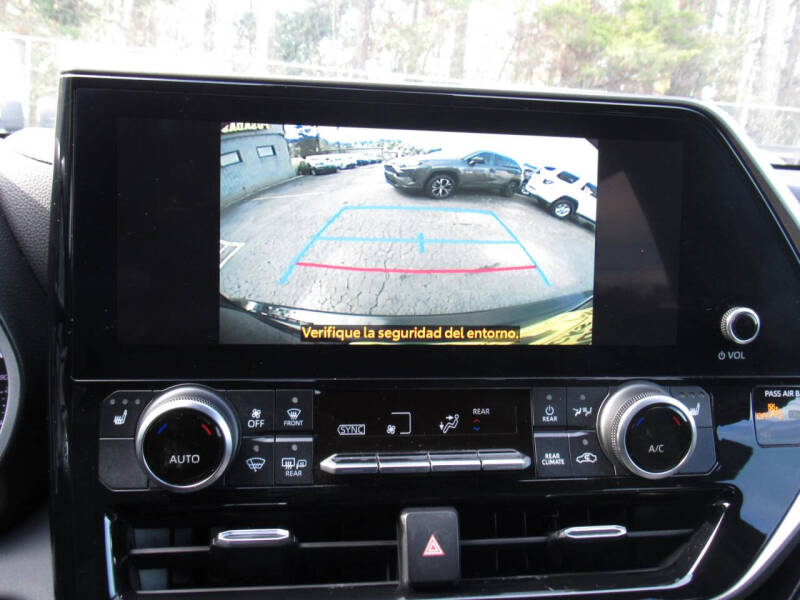 2023 Toyota Highlander Hybrid Bronze Edition