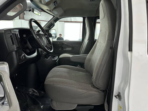 2017 Chevrolet Express LS 2500