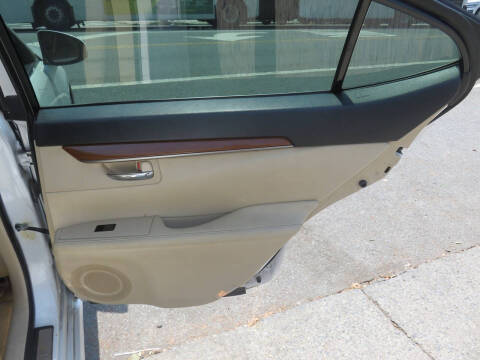 2015 Lexus ES 300h
