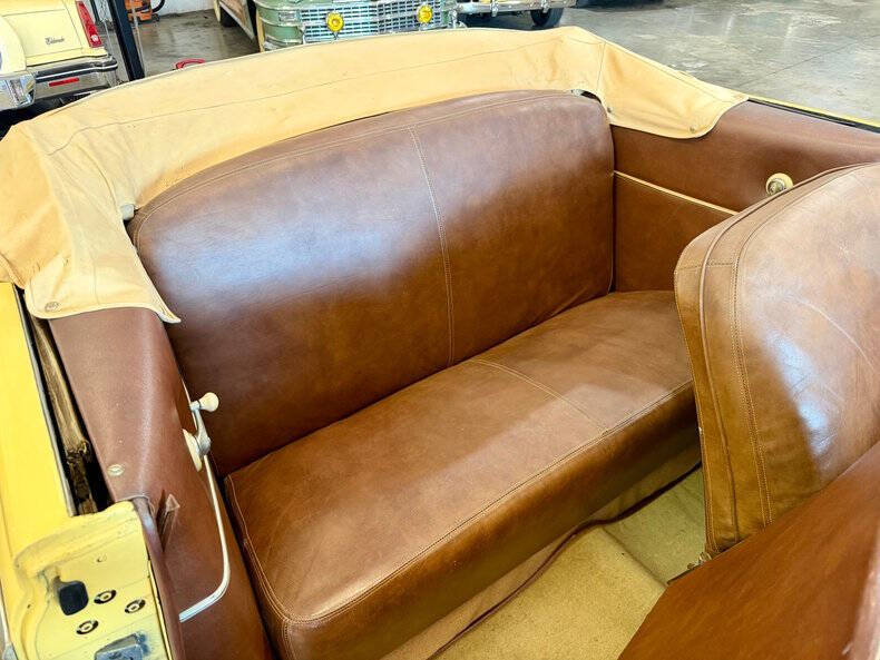 1948 Ford Super Deluxe