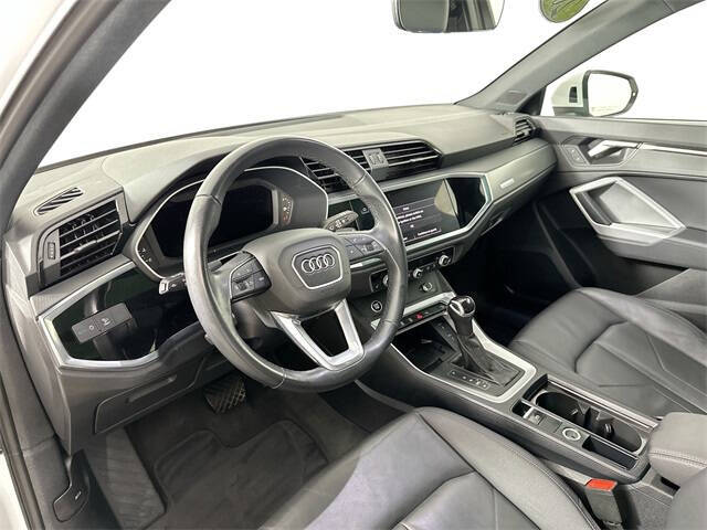 2024 Audi Q3 quattro S line Premium 45 TFSI