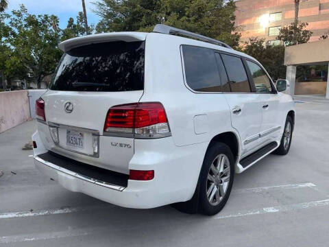 2014 Lexus LX 570