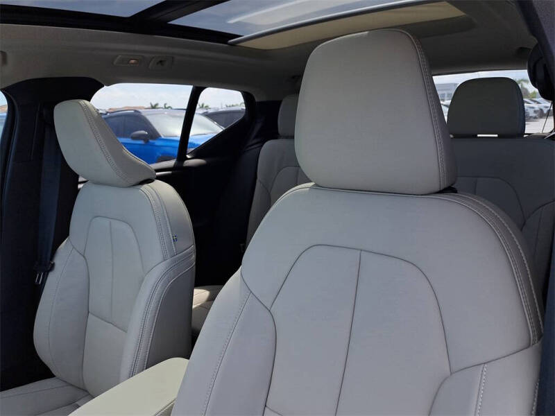 2026 Volvo XC40 B5 Plus