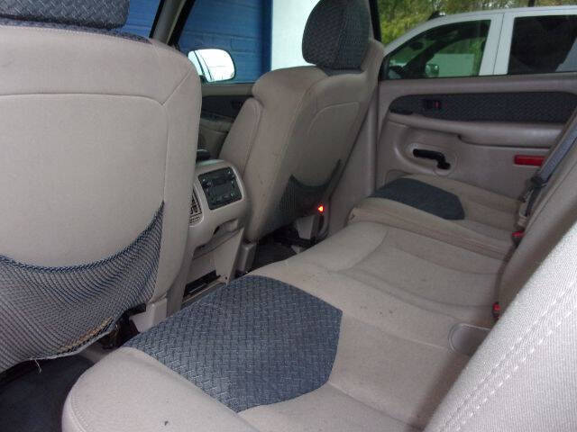 2004 Chevrolet Avalanche Base photo 13