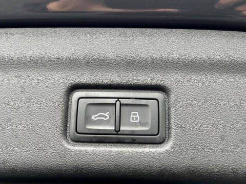 2025 Audi SQ6 e-tron quattro Prestige