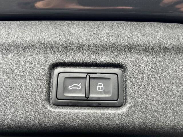 2025 Audi SQ6 e-tron quattro Prestige