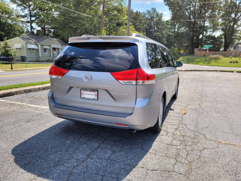 2014 Toyota Sienna XLE 7-Passenger Auto Access Seat