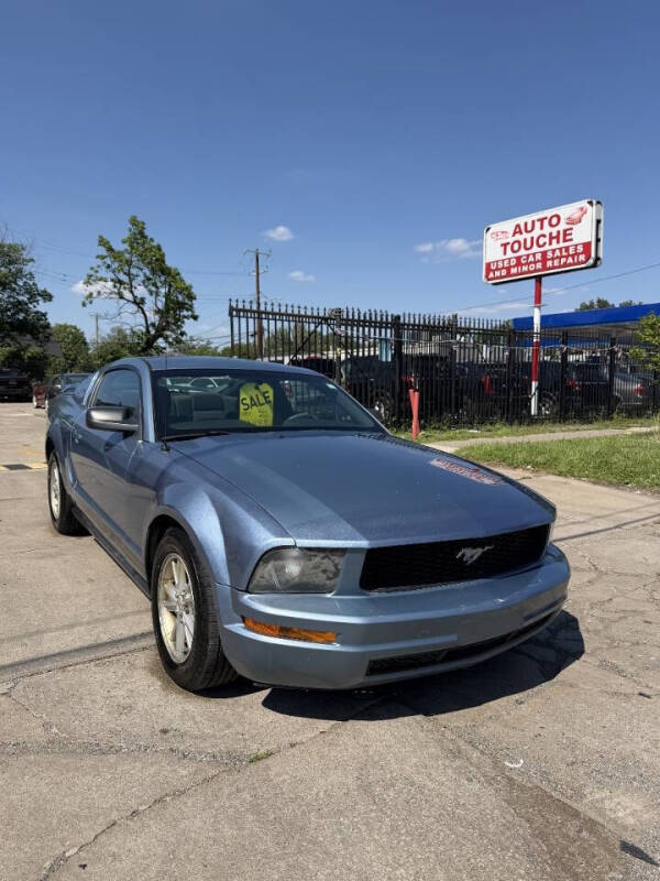2005 Ford Mustang V6 Deluxe