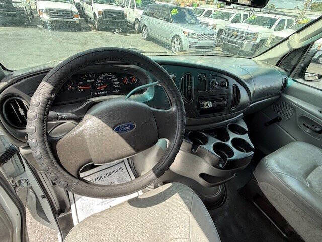 2006 Ford E-Series E-350 SD