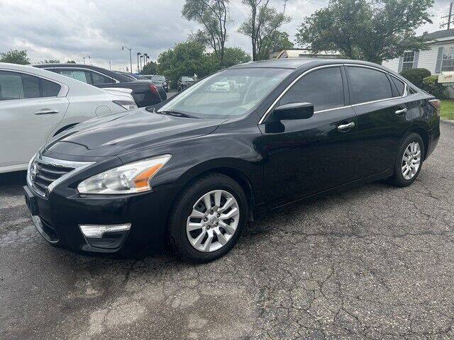 2015 Nissan Altima for sale at Paramount Motors in Taylor MI
