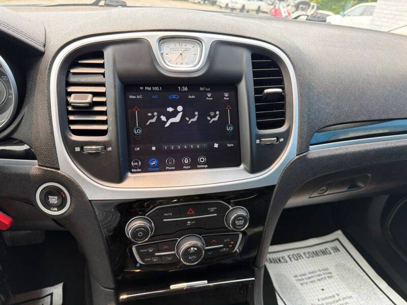 2023 Chrysler 300 Touring