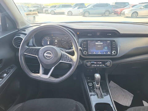 2022 Nissan Kicks SV