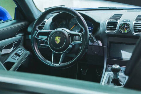 2016 Porsche Cayman GT4