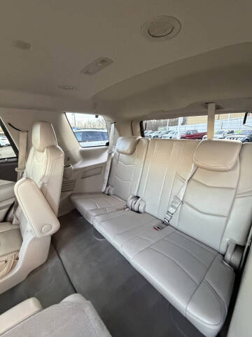 2017 Cadillac Escalade Luxury