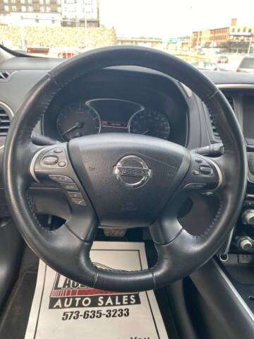 2020 Nissan Pathfinder SV