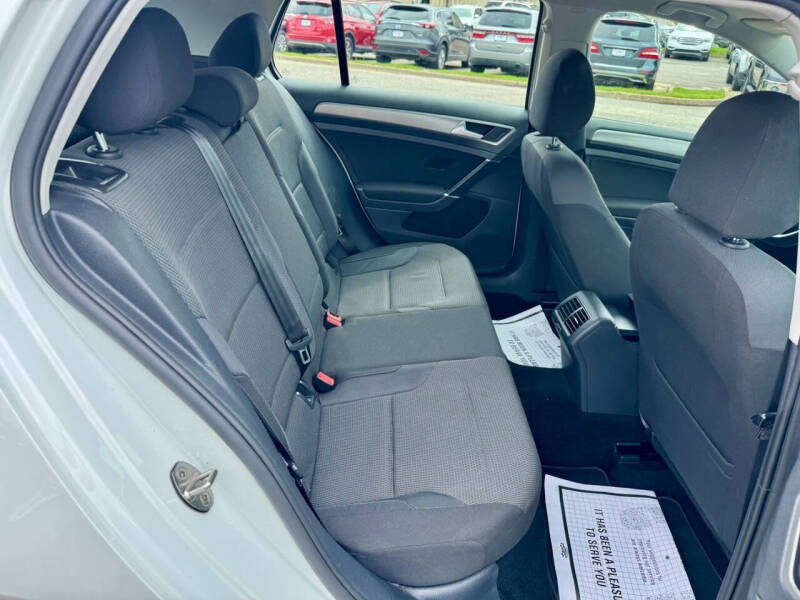 2017 Volkswagen Golf TSI S