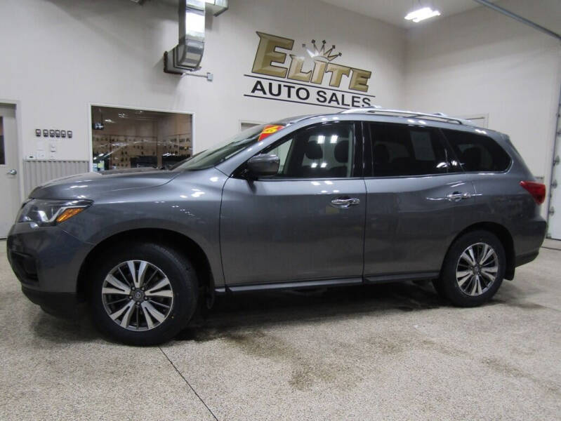 2019 Nissan Pathfinder SV