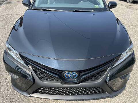 2018 Toyota Camry Hybrid SE