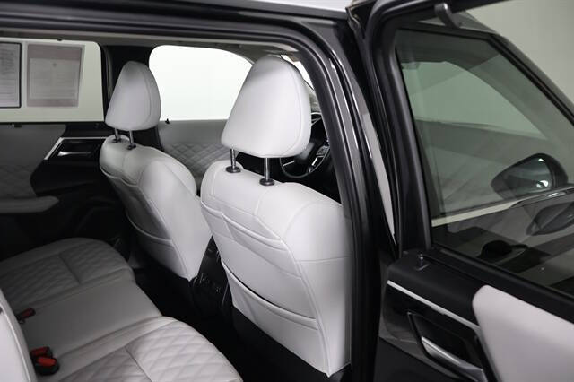 2024 Mitsubishi Outlander PHEV SEL Platinum Edition