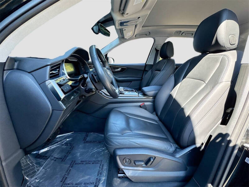 2022 Audi Q7 quattro Premium Plus 55 TFSI