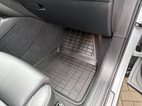 2024 Volvo XC40 B5 Ultimate Bright Theme
