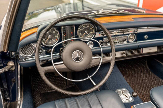 1971 Mercedes-Benz 280-Class 14