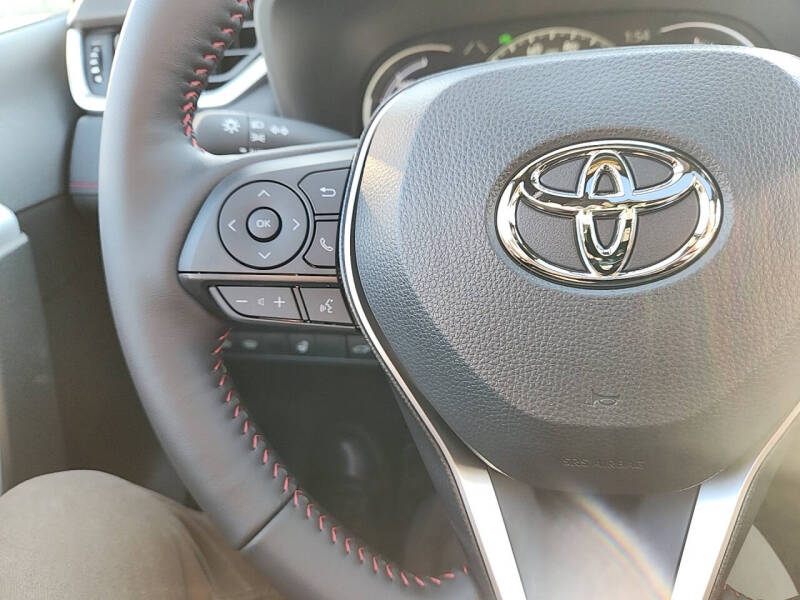 2025 Toyota RAV4 Plug-in Hybrid SE