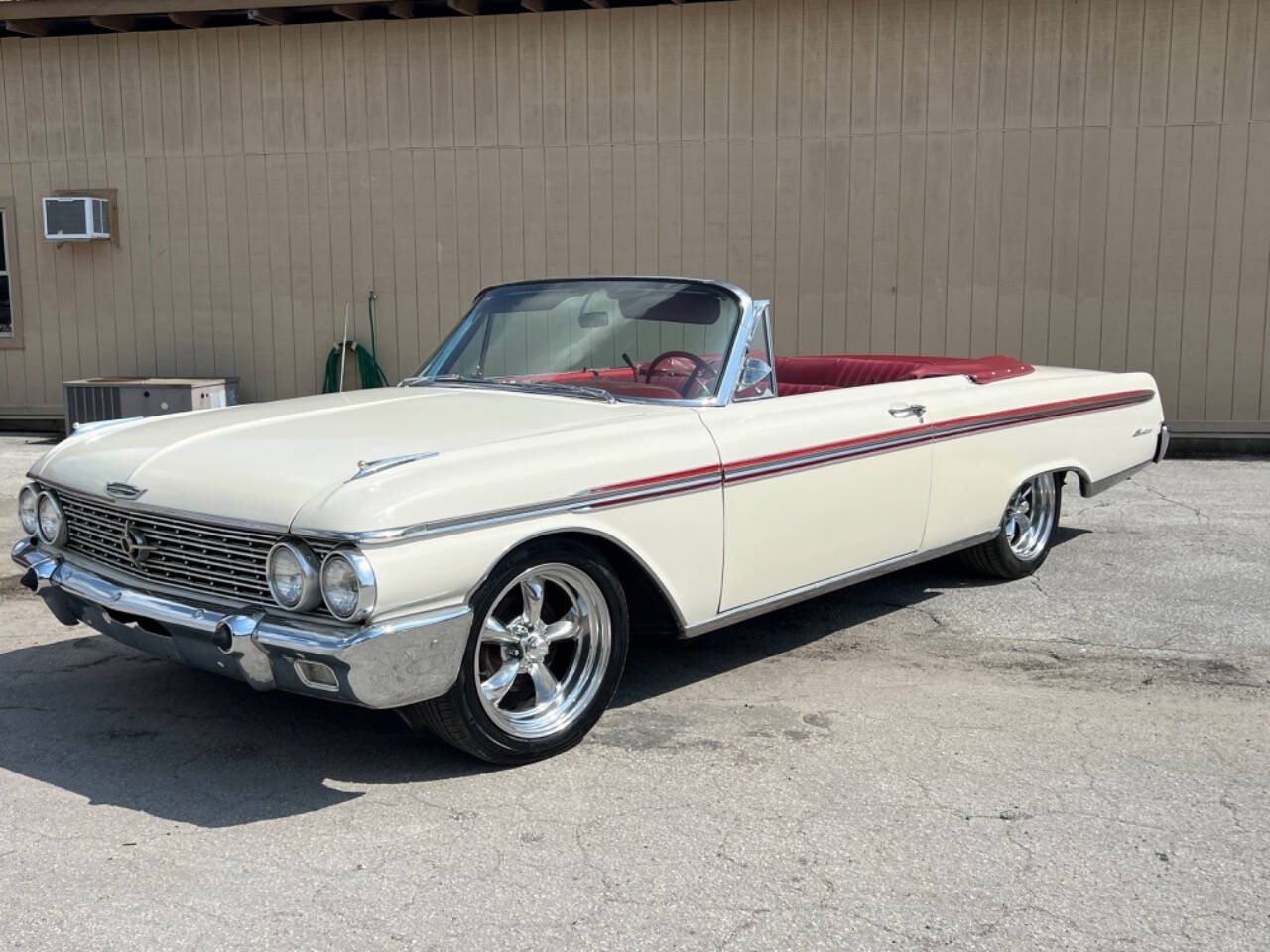 1962 Ford Sunliner for sale at Memory Lane Classic Cars in Bushnell, FL