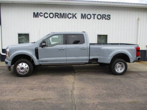 2025 Ford F-450 Super Duty Platinum