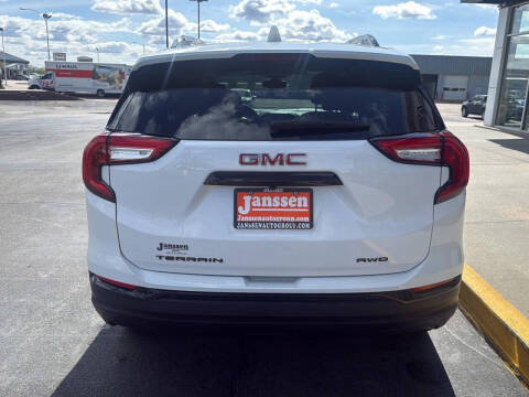 2024 GMC Terrain SLE