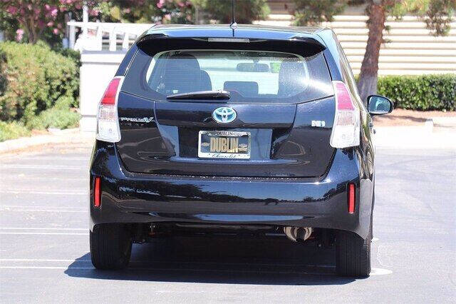 2017 Toyota Prius v Two
