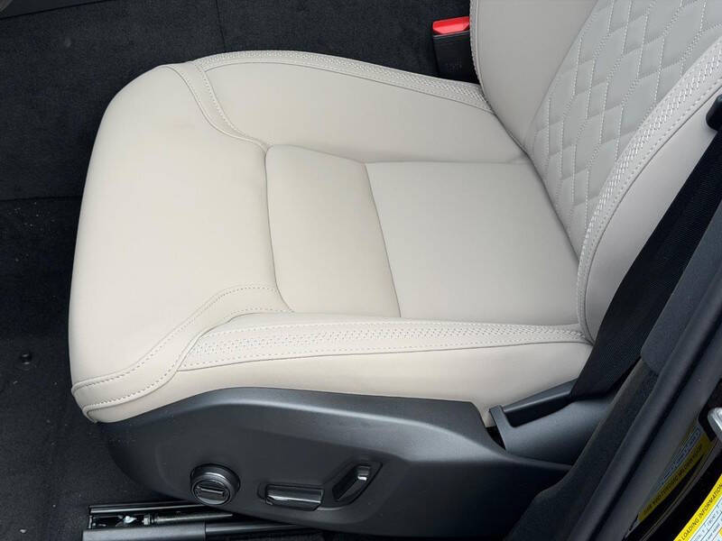 2026 Volvo XC60 B5 Core